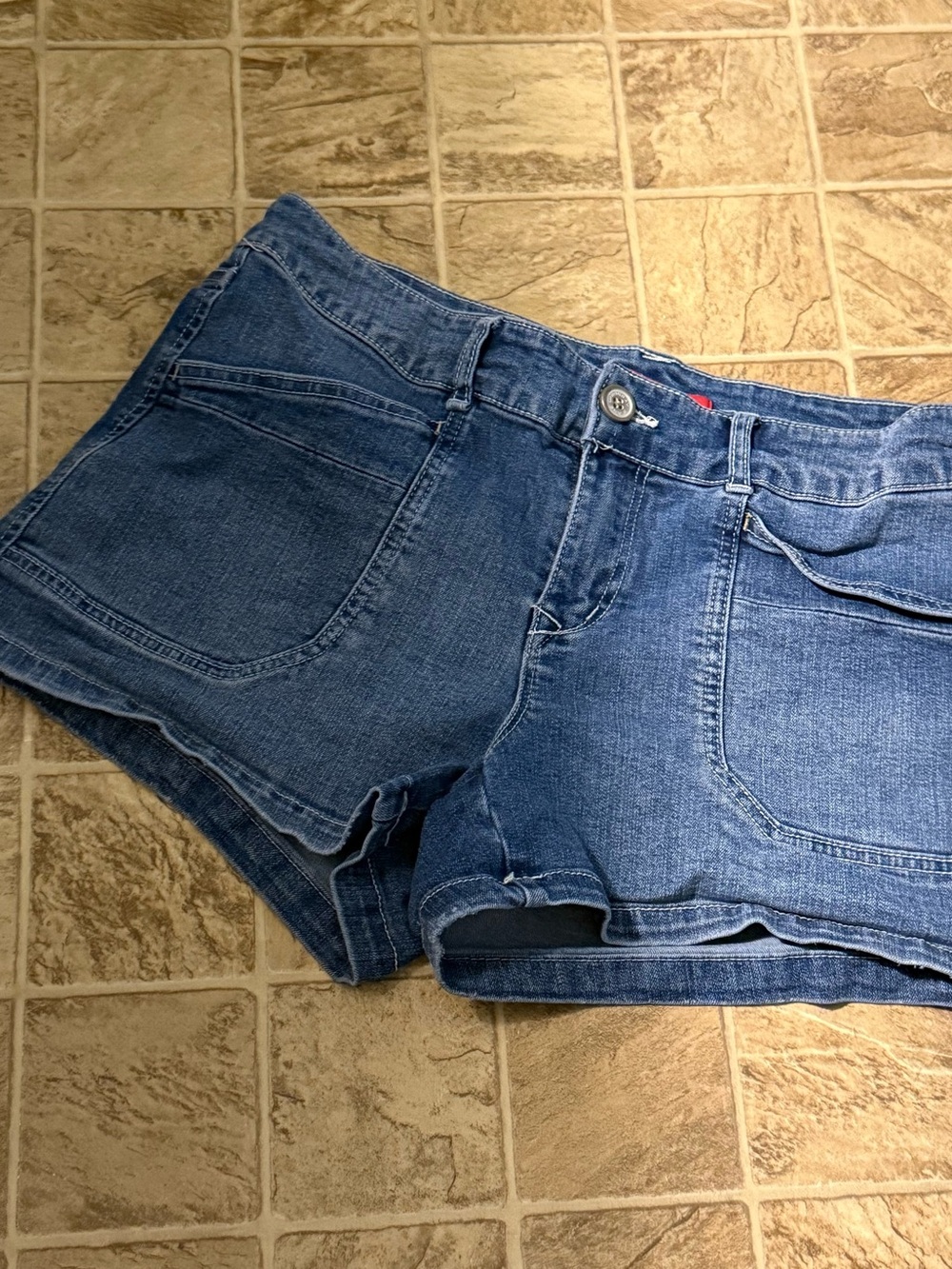 UnionBay Classic Women's 11 Denim Jean Shorts in Blue with Back Flap Pockets Y2K
